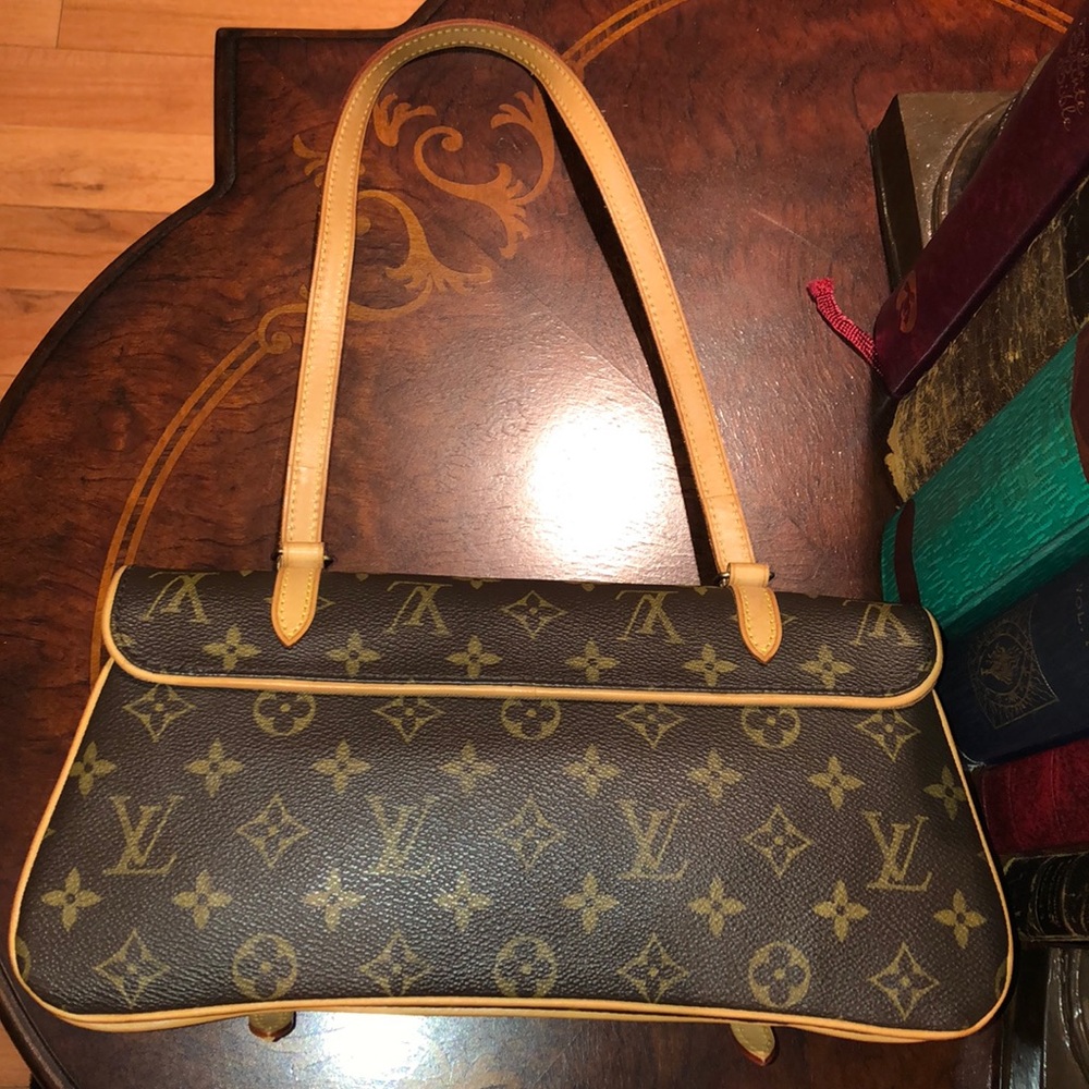 Louis Vuitton great condition ❤️ - Picture 8 of 8